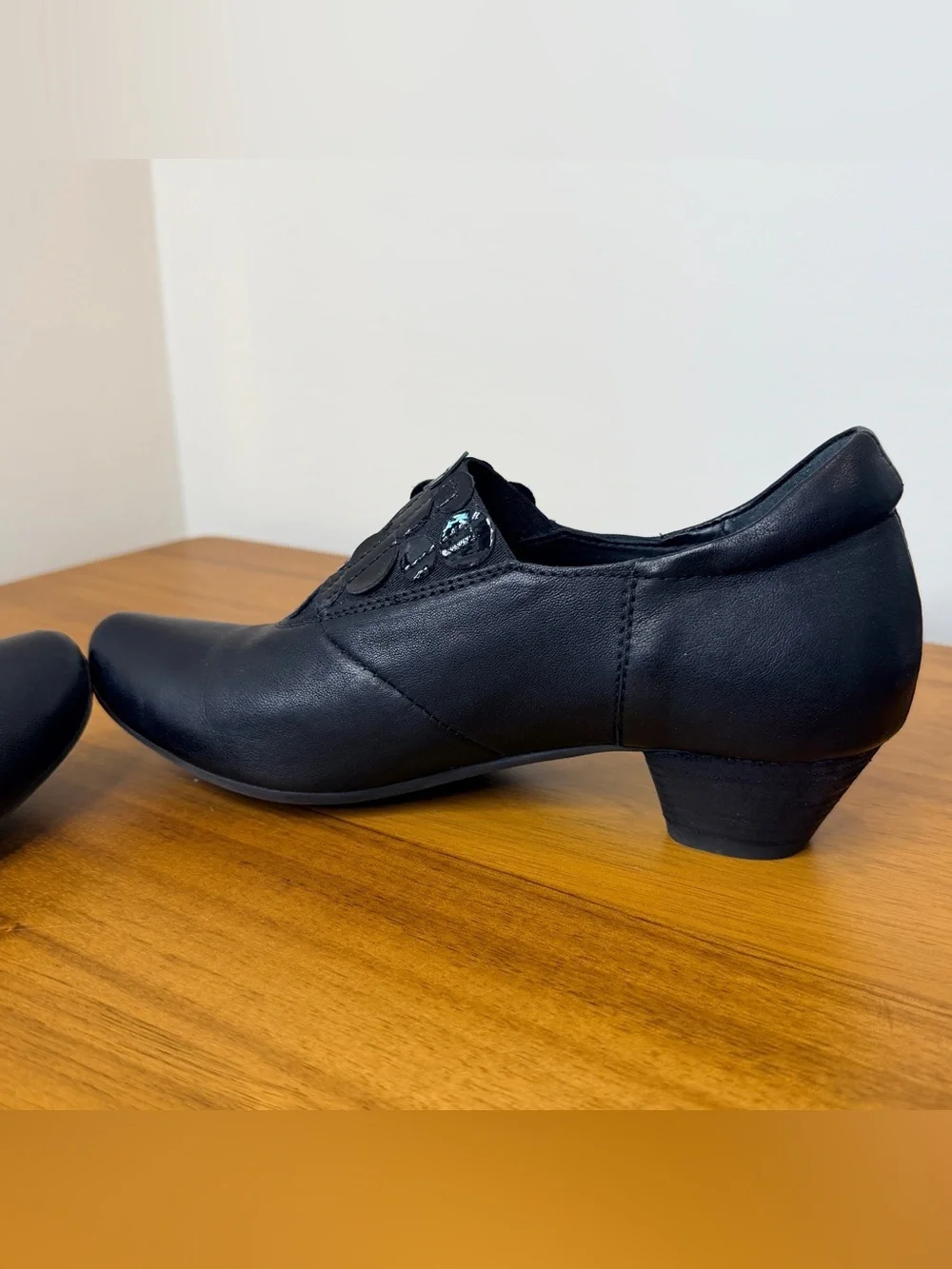 Think! Aida Black Leather Pumps Women’s Size 5.5 Comfort Shoes Handcrafted